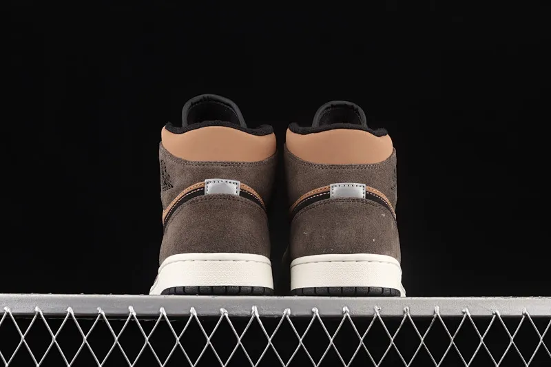 All categories Air Jordan Jordan series basketball shoes Air Jordan 1 Mid G version pure original Air Jordan 1 Mid AJ1 Joe 1 earth brown DC7294-200